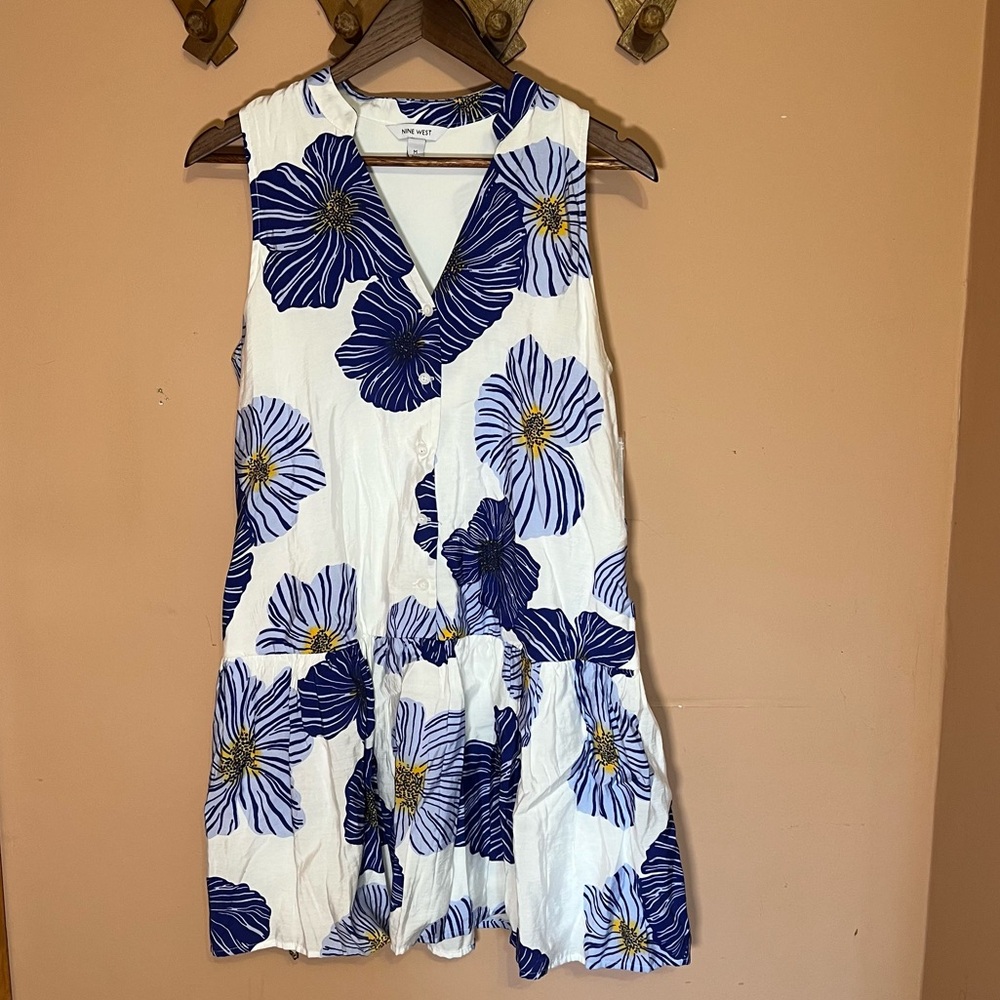 NWT Nine West Blue and White Floral Tiered Ruffle Hem Button Front Dress